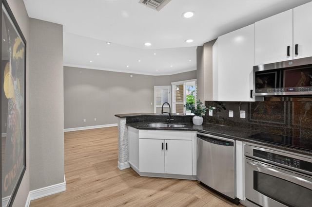 16135 Emerald Estates Drive 164, Weston, FL 33331