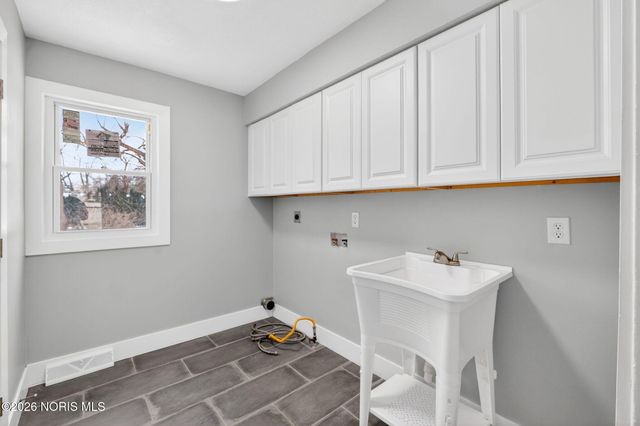 6059 Brainard Drive, Sylvania, OH 43560