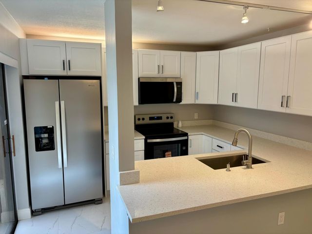 2435 24th Way, West Palm Beach, FL 33407