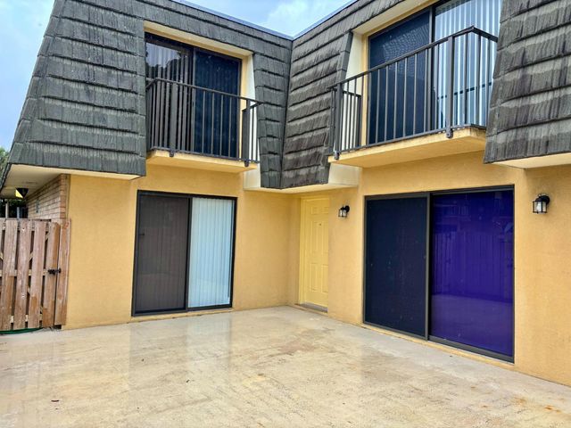 2435 24th Way, West Palm Beach, FL 33407