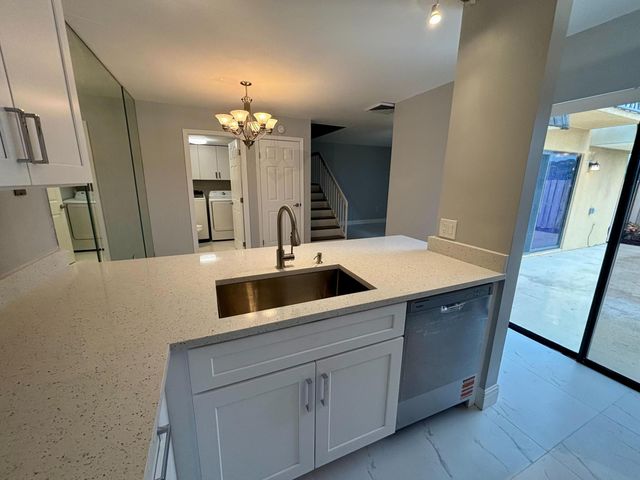 2435 24th Way, West Palm Beach, FL 33407