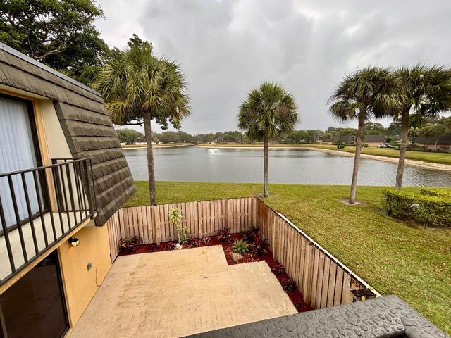 2435 24th Way, West Palm Beach, FL 33407