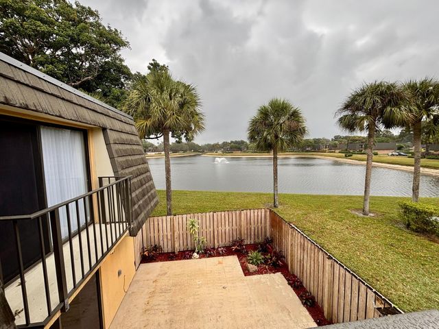 2435 24th Way, West Palm Beach, FL 33407