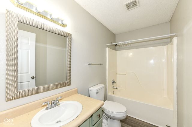 4120 Orchard Valley Lane, Indianapolis, IN 46235