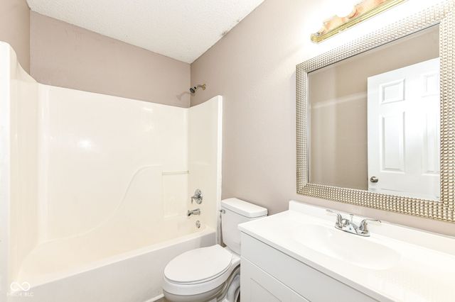 4120 Orchard Valley Lane, Indianapolis, IN 46235