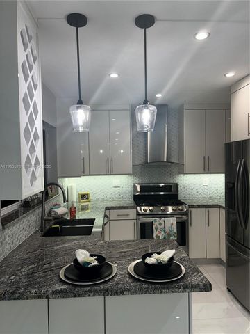 18632 SW 93rd Ct, Cutler Bay, FL 33157