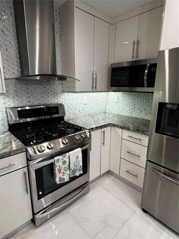 18632 SW 93rd Ct, Cutler Bay, FL 33157