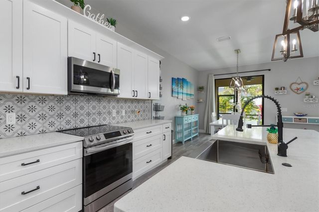 2352 MARTON OAK BOULEVARD, North Port, FL 34289