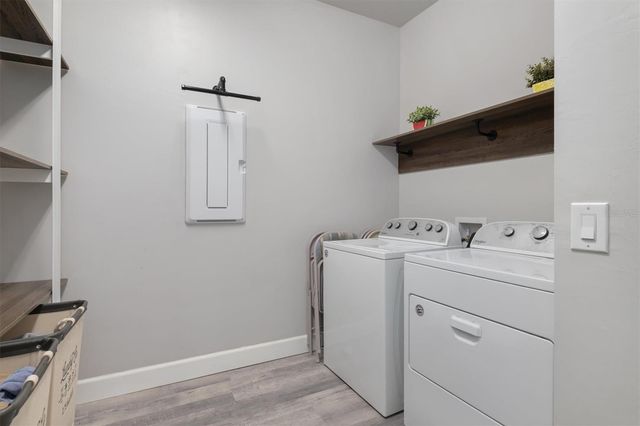 2352 MARTON OAK BOULEVARD, North Port, FL 34289