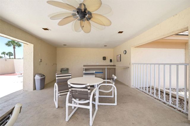 11210 CARRIAGE HILL DRIVE 5, Port Richey, FL 34668