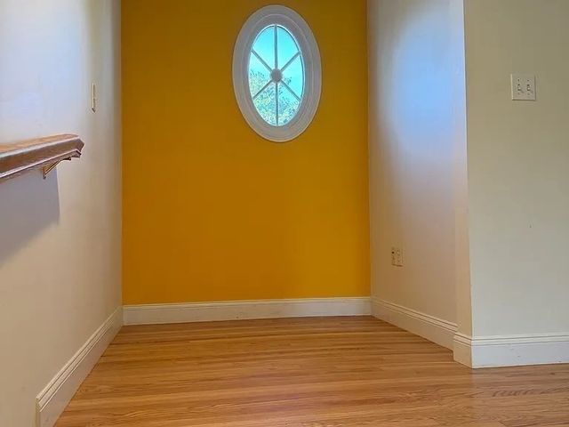 30 Russell St 5, Waltham, MA 02453