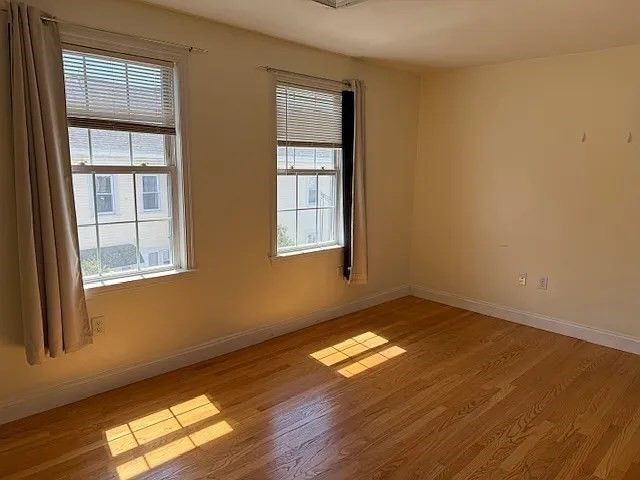 30 Russell St 5, Waltham, MA 02453