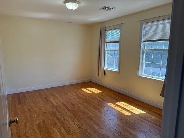 30 Russell St 5, Waltham, MA 02453