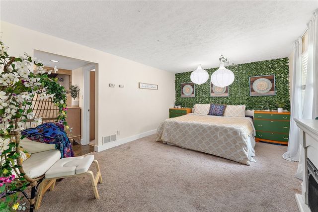3031 Marie Drive, Hampton, PA 15044