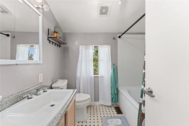 3031 Marie Drive, Hampton, PA 15044
