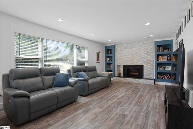 1906 417 Highway, Woodruff, SC 29388