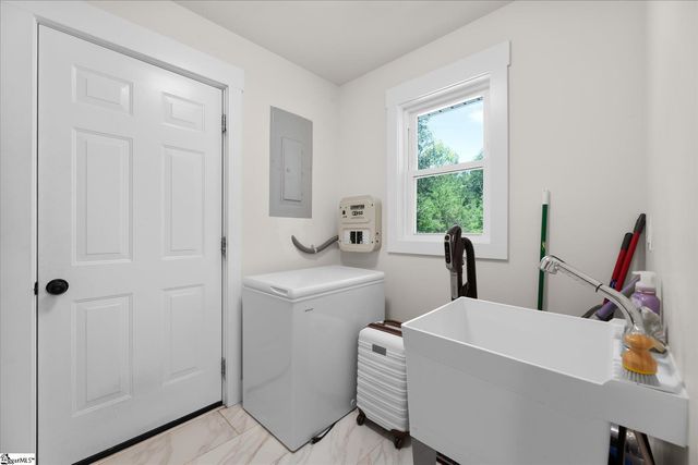 1906 417 Highway, Woodruff, SC 29388