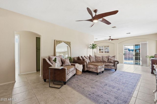 14870 S COUNTRY CLUB Way S, Arizona City, AZ 85123