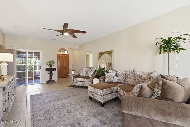 14870 S COUNTRY CLUB Way S, Arizona City, AZ 85123