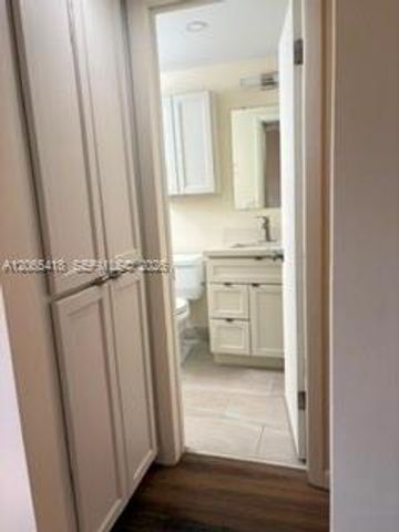22 SE 3rd Ter 2, Dania Beach, FL 33004