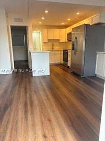 22 SE 3rd Ter 2, Dania Beach, FL 33004