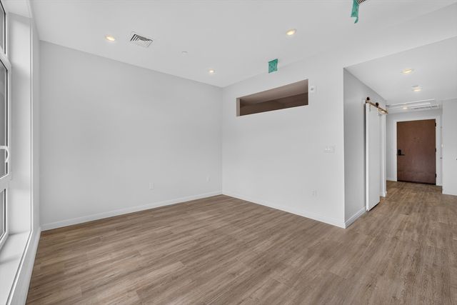 13 Warwick St 303, Somerville, MA 02144