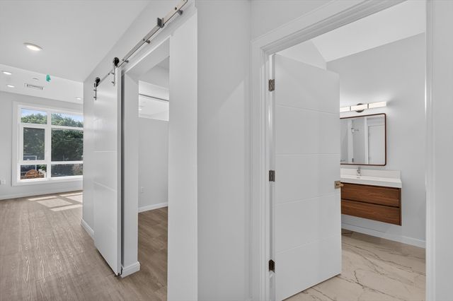 13 Warwick St 303, Somerville, MA 02144