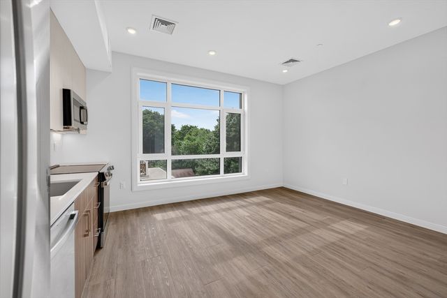 13 Warwick St 303, Somerville, MA 02144