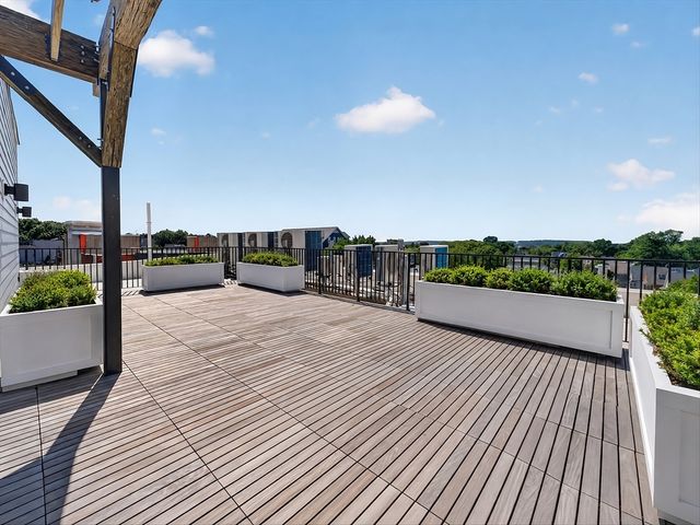 13 Warwick St 303, Somerville, MA 02144