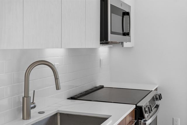 13 Warwick St 303, Somerville, MA 02144