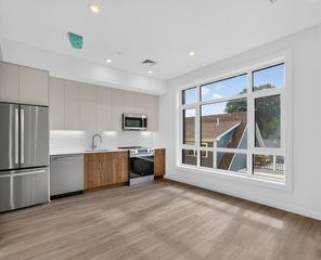 13 Warwick St 303, Somerville, MA 02144