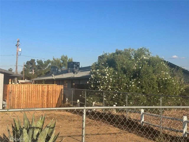 12765 Pocomoke Road, Apple Valley, CA 92308