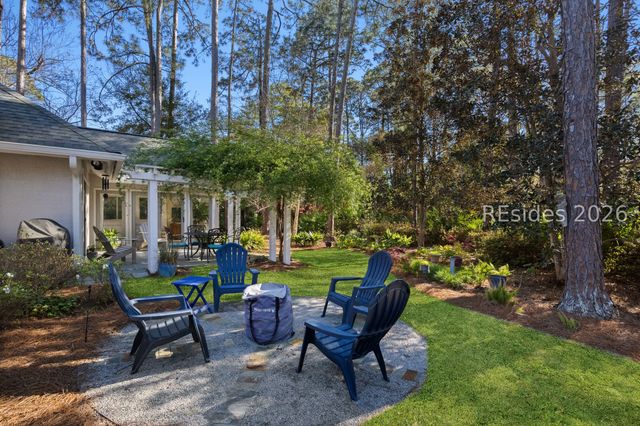 2 Horseman Ln, Hilton Head Island, SC 29926