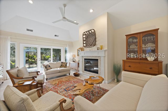 2 Horseman Ln, Hilton Head Island, SC 29926