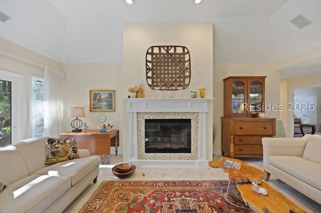 2 Horseman Ln, Hilton Head Island, SC 29926