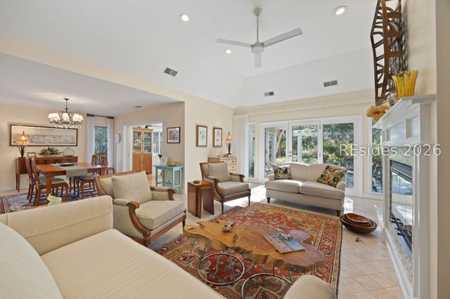 2 Horseman Ln, Hilton Head Island, SC 29926