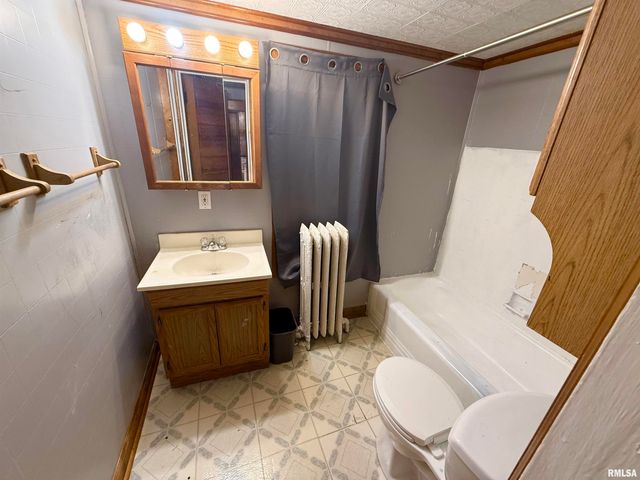717 W MACQUEEN Avenue, Peoria, IL 61604