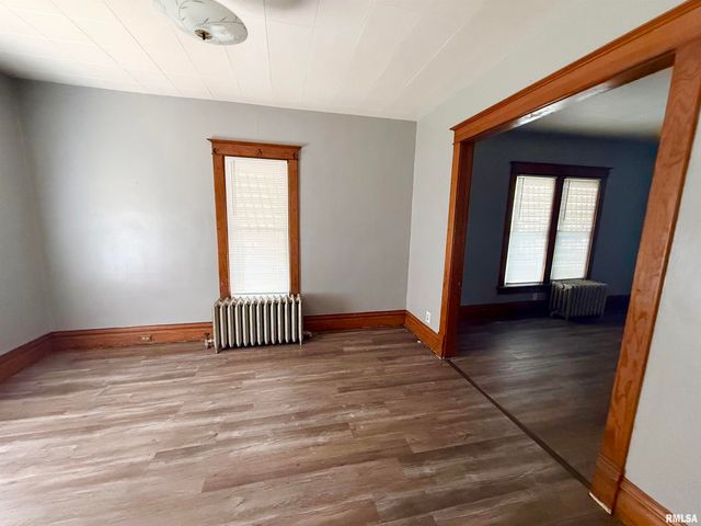 717 W MACQUEEN Avenue, Peoria, IL 61604