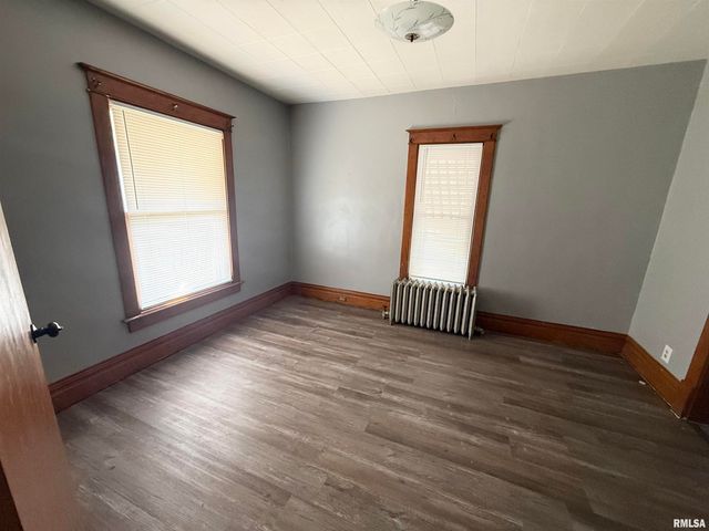 717 W MACQUEEN Avenue, Peoria, IL 61604