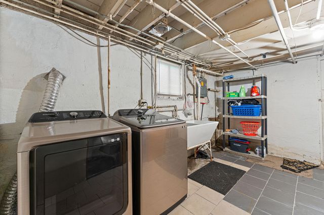 8829 Parrish Avenue, Highland, IN 46322