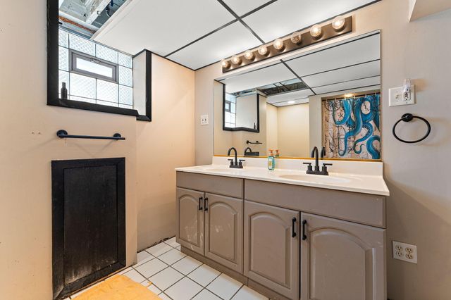 8829 Parrish Avenue, Highland, IN 46322