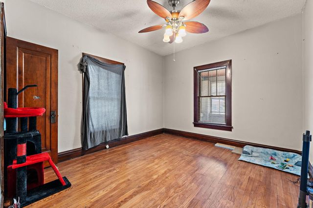 8829 Parrish Avenue, Highland, IN 46322