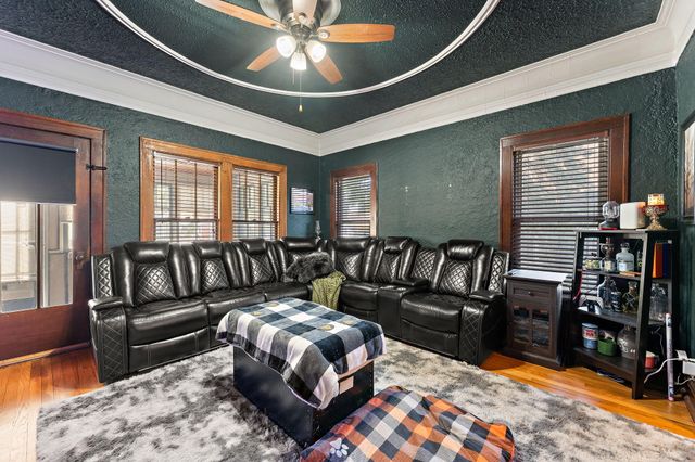8829 Parrish Avenue, Highland, IN 46322