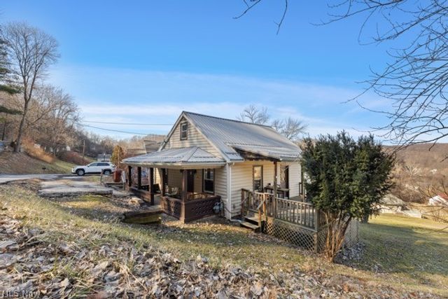 163 WALL STREET, Weirton, WV 26062