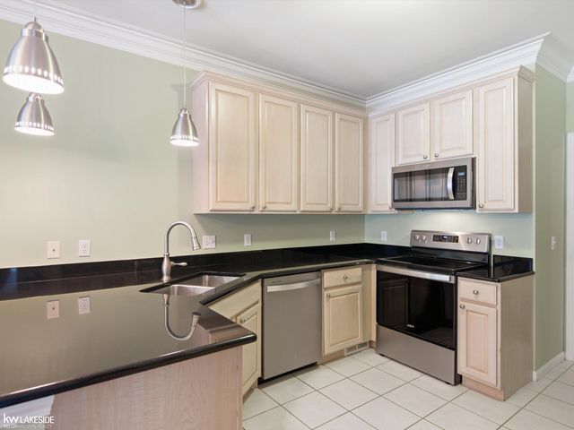 5721 Pinecroft Court, Independence Twp, MI 48346