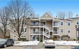 128 Raintree Lane, Mahwah, NJ 07430