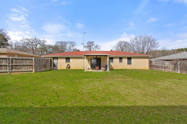 208 Dancer Drive, Longview, TX 75604