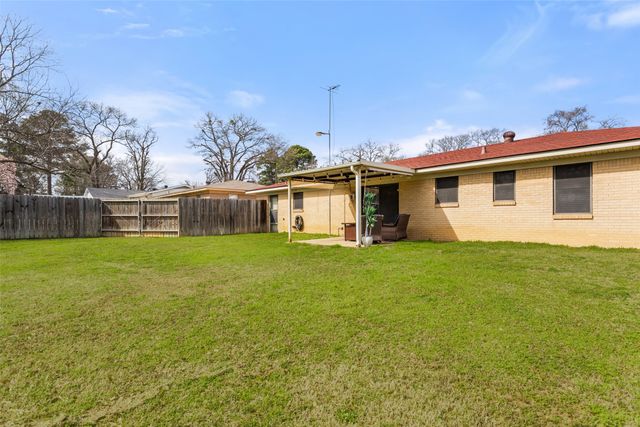 208 Dancer Drive, Longview, TX 75604