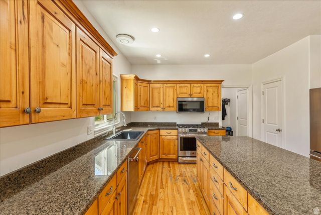 1079 STONE FLY DR, Bluffdale, UT 84065