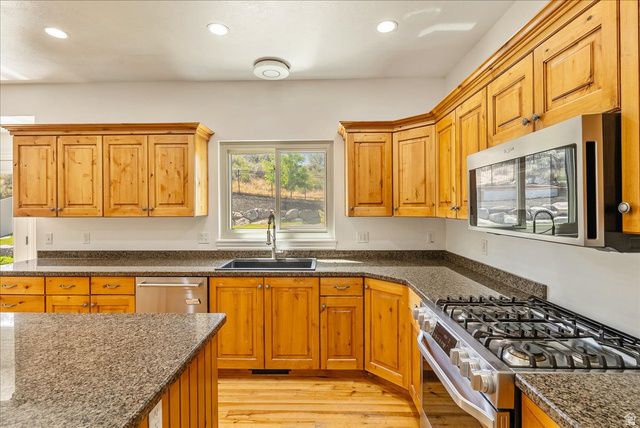 1079 STONE FLY DR, Bluffdale, UT 84065